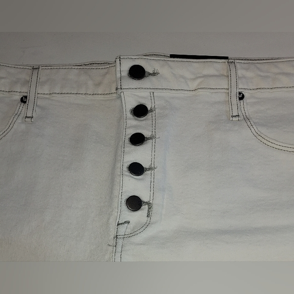 Massimo Off White High Rise Power Stretch Button Fly Jean Shorts NWT - Picture 3 of 5